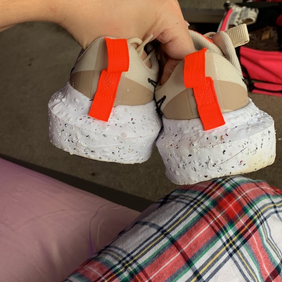 Nike crater impact - Picture 5 of 7